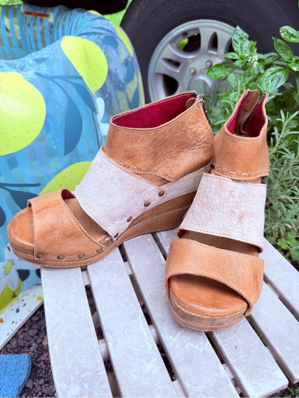 These are the Bed Stü Jacey II (or Jessie) wedge sandals. - Picture 2 of 6